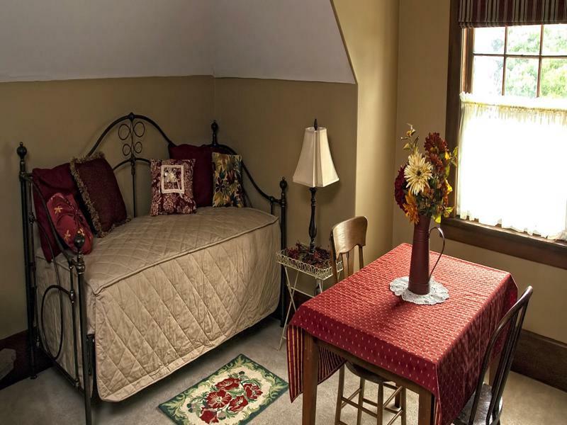 إندبيندينس Hawthorn Bed And Breakfast المظهر الخارجي الصورة