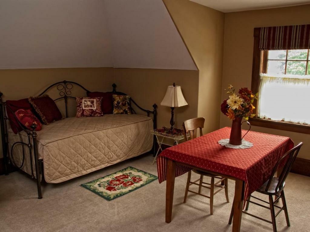 إندبيندينس Hawthorn Bed And Breakfast المظهر الخارجي الصورة