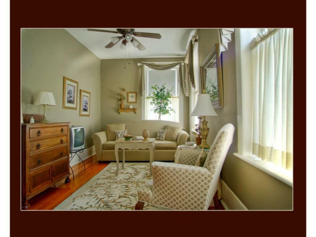 إندبيندينس Hawthorn Bed And Breakfast المظهر الخارجي الصورة