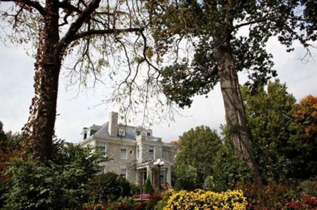 إندبيندينس Hawthorn Bed And Breakfast المظهر الخارجي الصورة